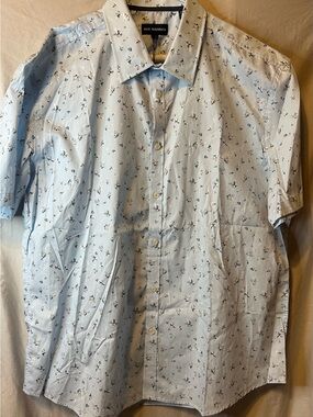 Light Blue Floral Short-Sleeve Button-Down Shirt